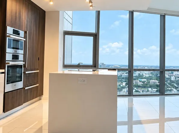 851 NE 1st Ave, Miami, FL