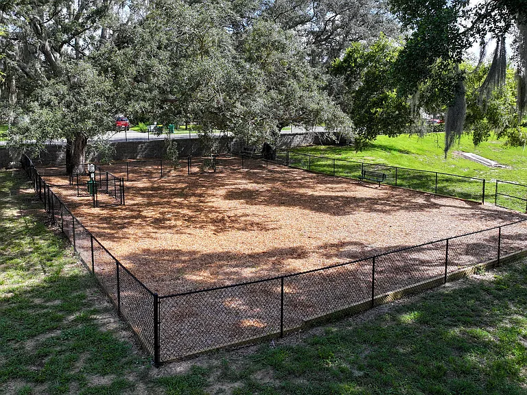 Eleven Oaks — Photo 28