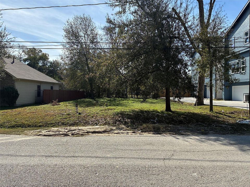 1st image of 887 Lucky St