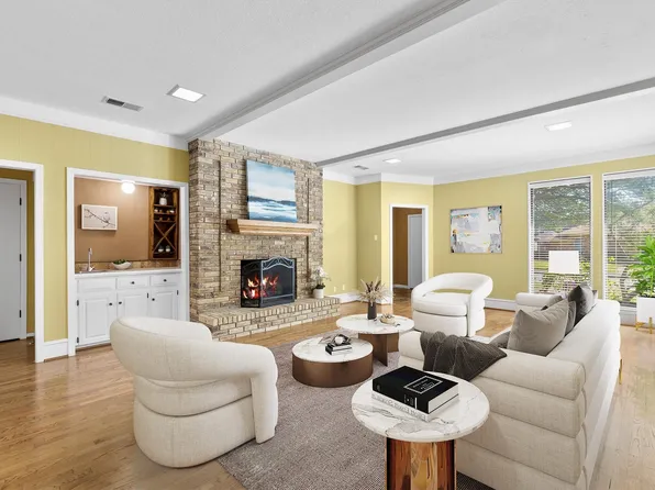 9901 Burnham Dr, Dallas, TX 75243