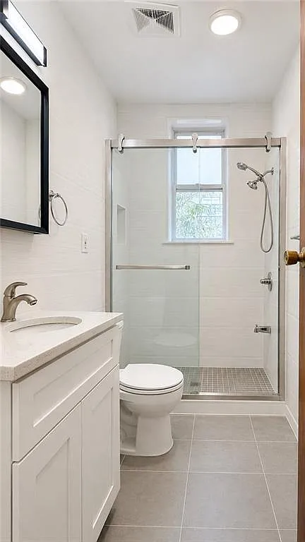 2 bed, 1.0 bath, 660 sqft, $2,450 — Photo 1