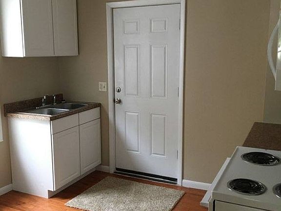 4th image of 2411 Highland Ave
