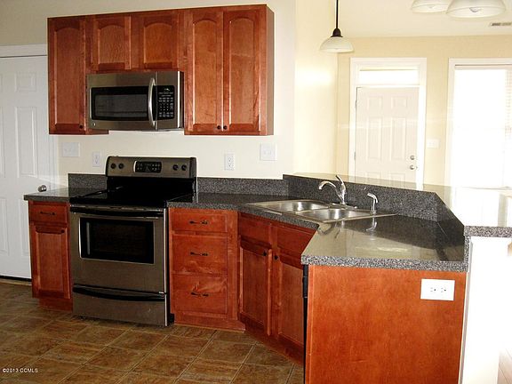 4th image of 529 A VILLAGE GREEN Drive