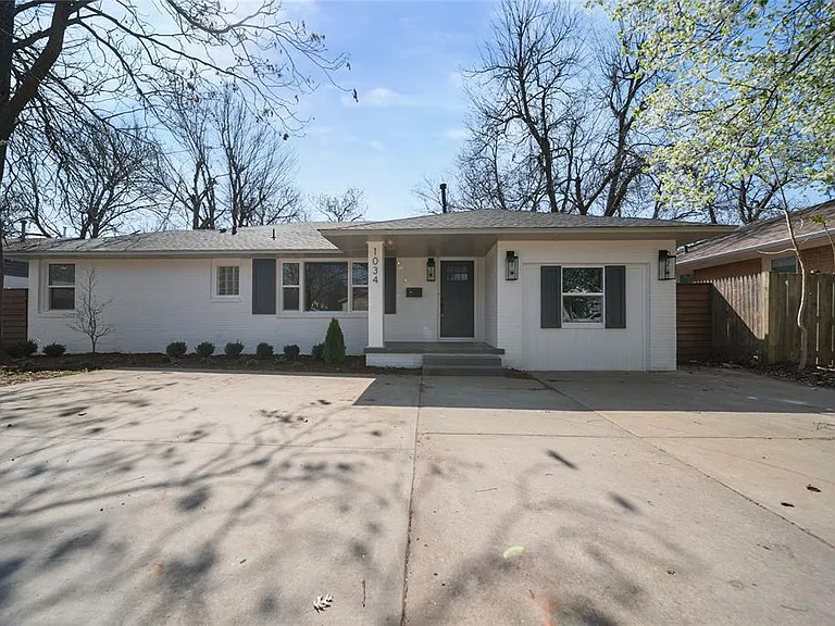 1034 W Boyd St — Photo 1