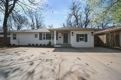 1034 W Boyd St Photo 1