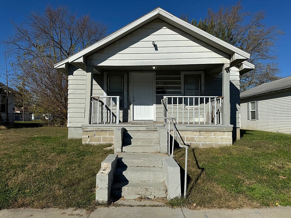 1st image of 1004 E Dixon St