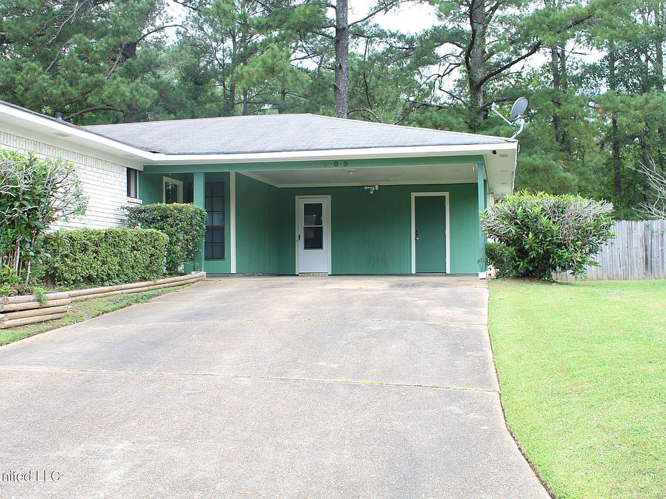 2nd image of 1505 Vernon Cir