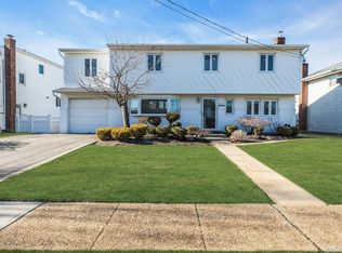 2505 Walters Court, Bellmore, NY 11710