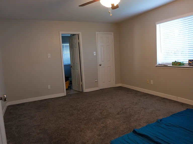 9300 Lightwood Loop — Photo 7