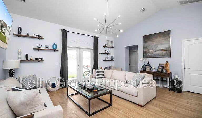 4762 Drake Ave — Photo 11