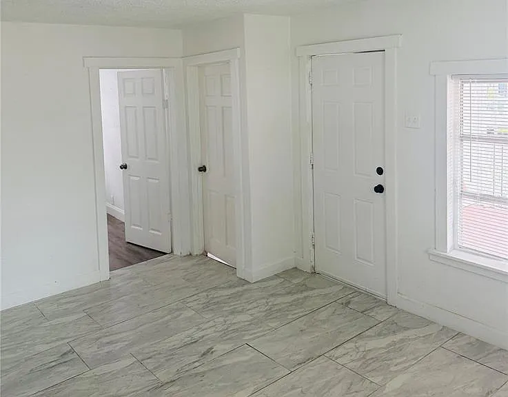 2116 W Pine St — Photo 9