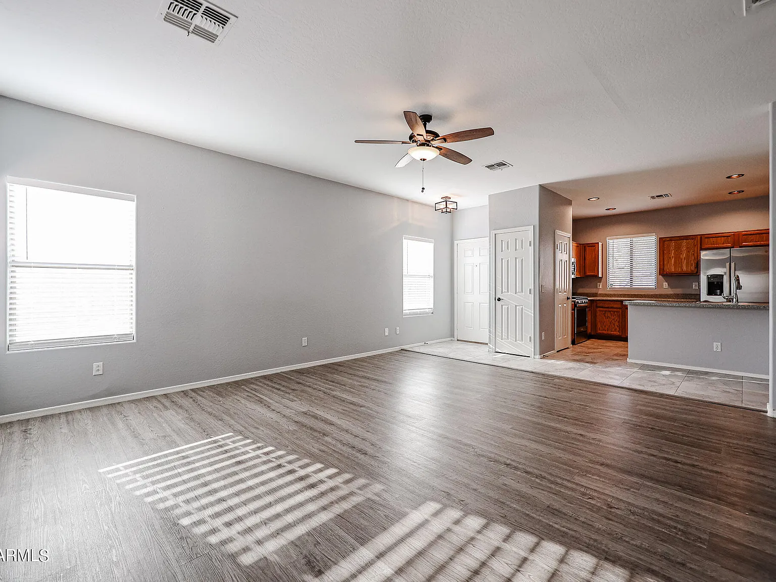 3 bed, 2.0 bath, 1374 sqft, $1,895 — Photo 4
