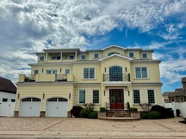 32 Freeman Court, Toms River, NJ 08753