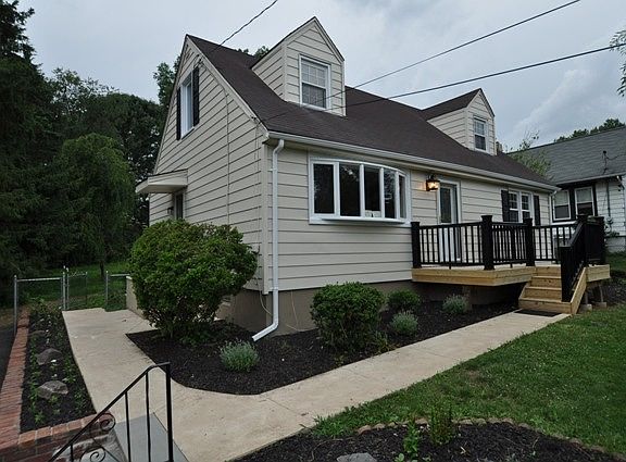 3rd image of 28 Park Lake Ave