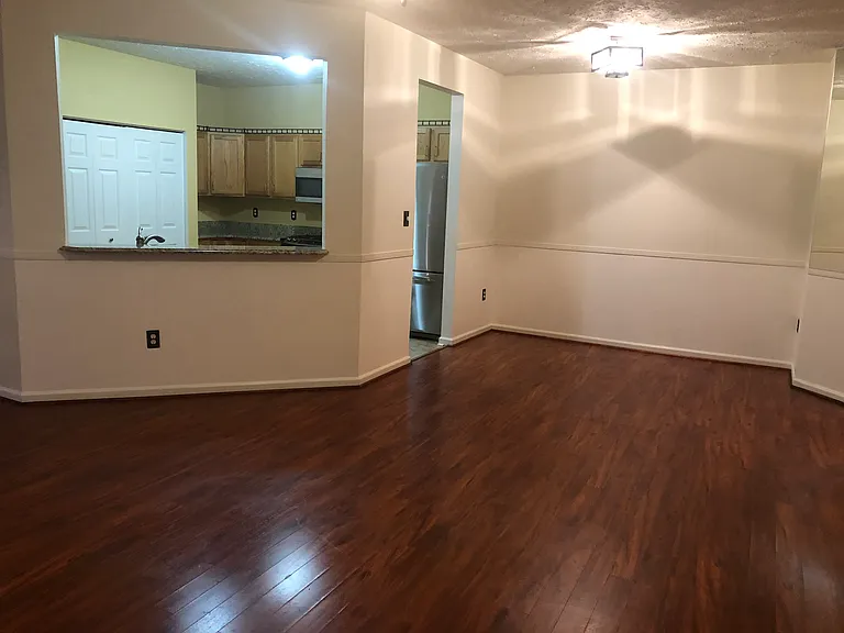 2412 Chestnut Terrace Ct #103 — Photo 3