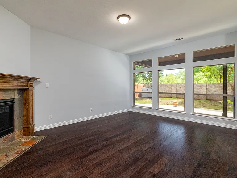 305 Dorset Ct — Photo 21