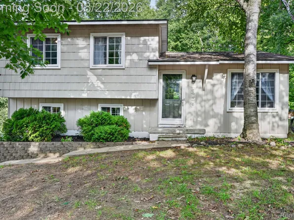 2350 Indian Rd, Lapeer, MI 48446