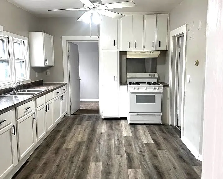 657 Bedford St — Photo 1