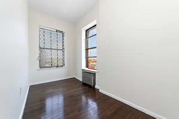 Rented by MNS | media 10