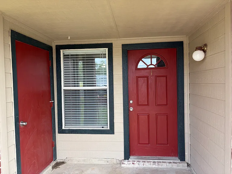 114 Bluebonnet Rd #1 — Photo 2