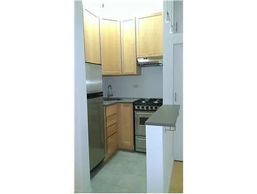 Rented by Douglas Elliman | media 26