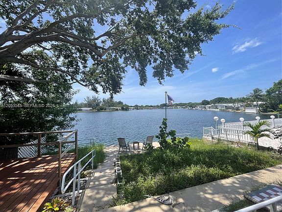 3rd image of 3070 Cove Dr