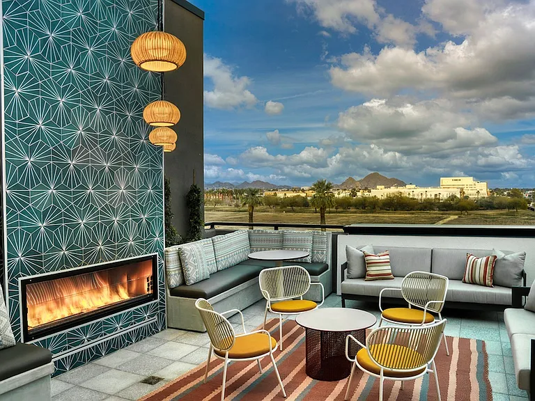 Callia 2023 S1 Rooftop Daytime 06