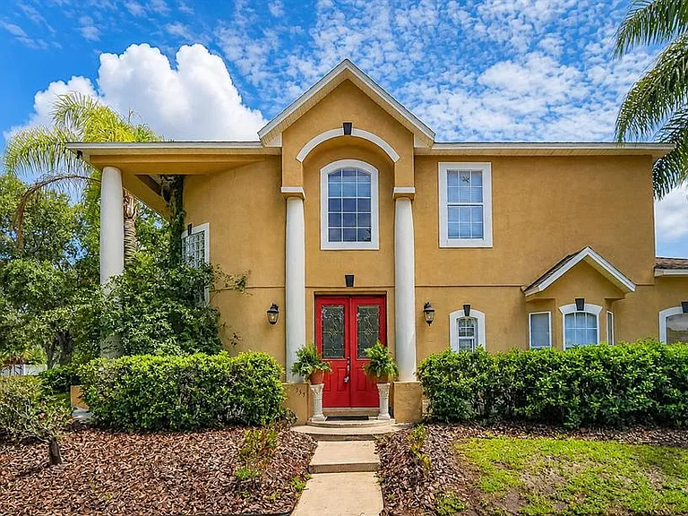 357 Fairway Pointe Cir — Photo 1