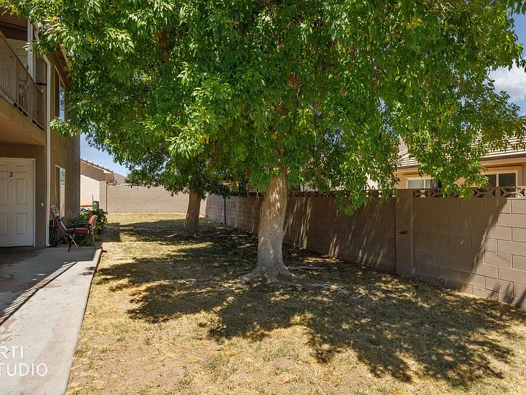 151 N Dairy Ln — Photo 2