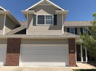 17552 Parker Plz, Omaha, NE 68118