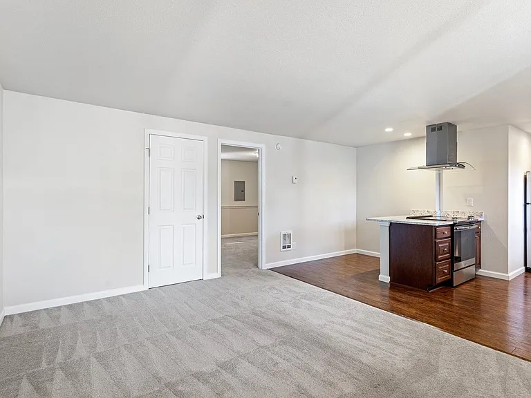 Bayshore Vista Apartments — Photo 9
