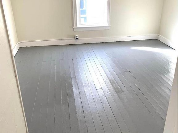 5th image of 124 Suffolk Ave Floor 3