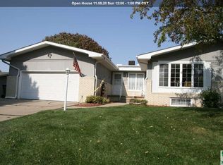 1301 Hiawatha Trl, Sioux City, IA 51104