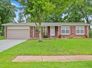 205 Meadowlark Ln, Saint Charles, MO 63301