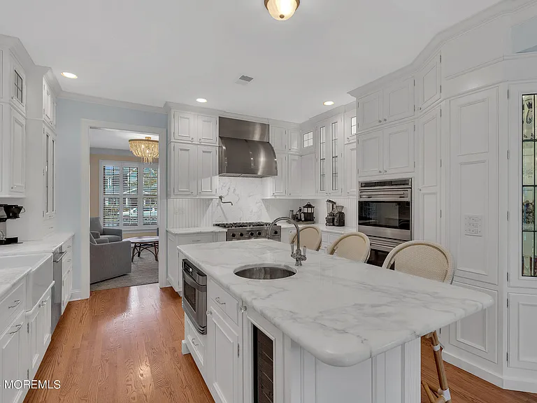 314 Jersey Ave — Photo 8