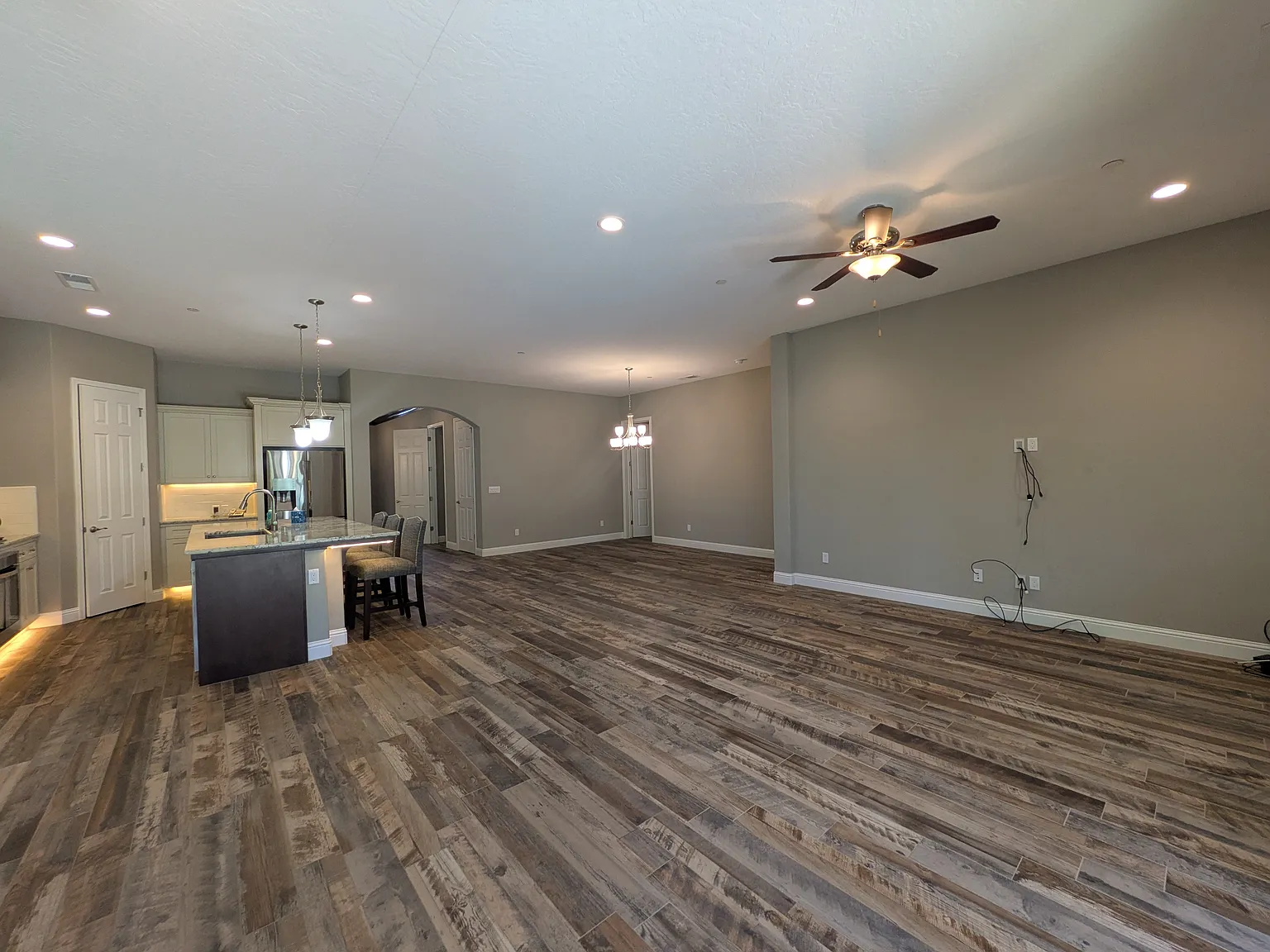 3 bed, 2194 sqft, $3,200 — Photo 4
