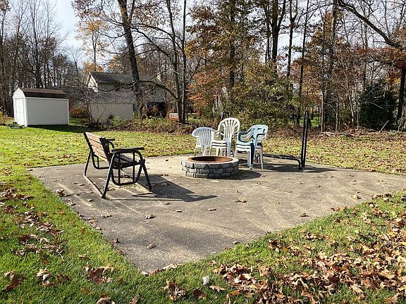 5th image of 1571 Greenbriar Dr