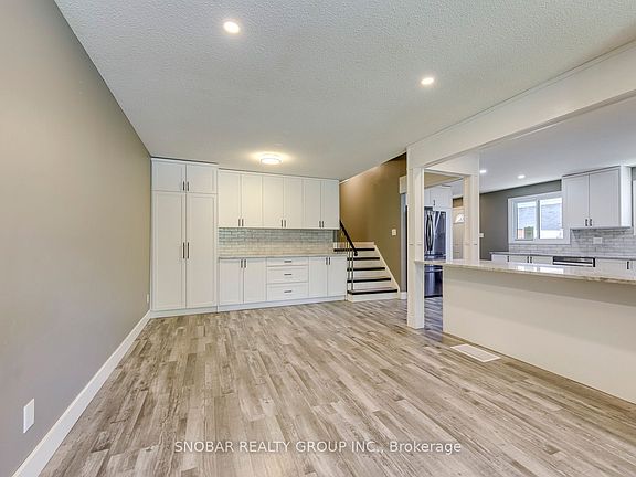 5th image of 547 Conway Ct