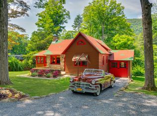 16 Locust Dr, Cold Spring, NY 10516