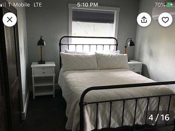 Bedroom with split AC