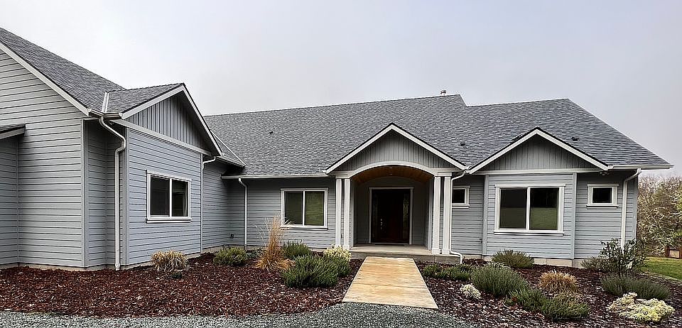 1st image of 155 Country Aire Dr