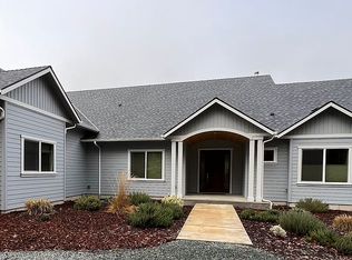 155 Country Aire Dr, Grants Pass, OR 97526