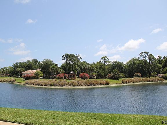 4th image of 23 Old Oak Dr N