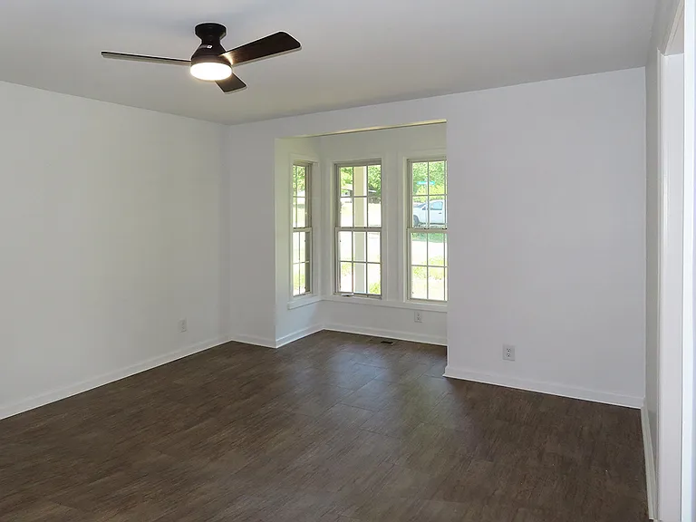 124 Brownville St — Photo 8