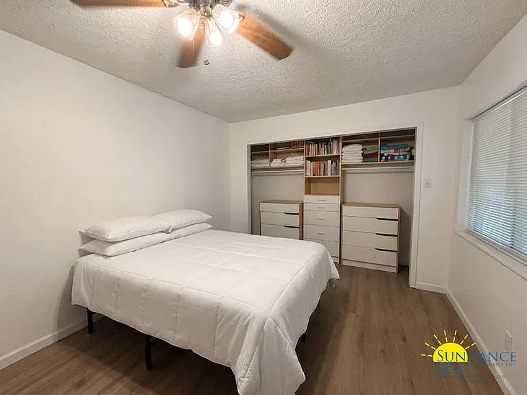 215 Moriarty St — Photo 6