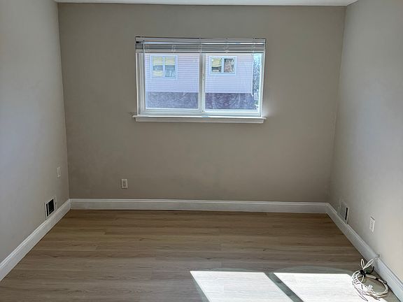 2nd image of 868 Rensselaer Ave Floor 1