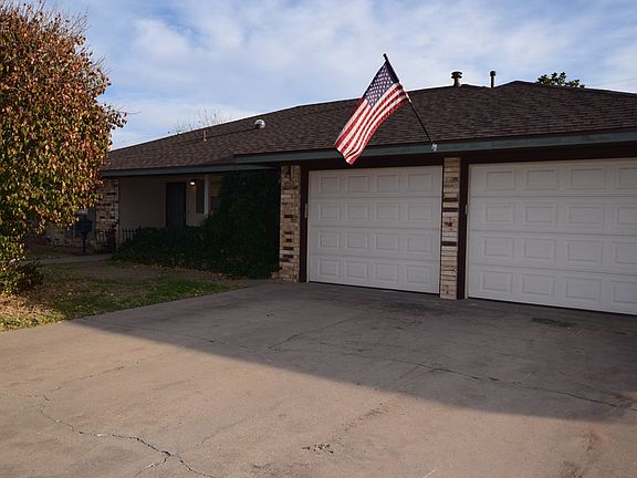 3rd image of 4619 Laura Dr