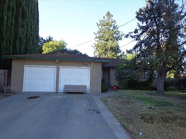2nd image of 1542 Glen Way