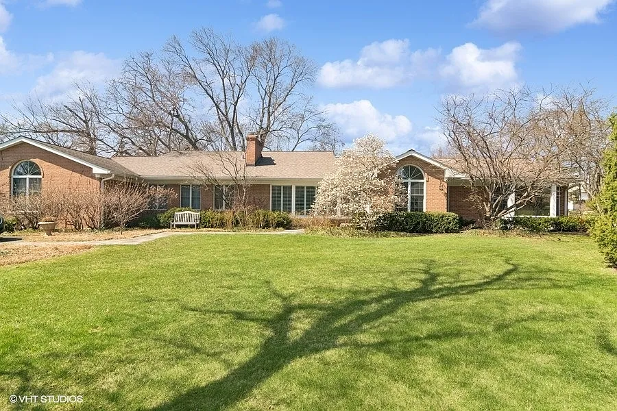 1674 Bowling Green Dr