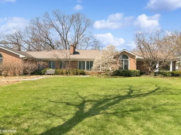 1674 Bowling Green Dr, Lake Forest, IL 60045